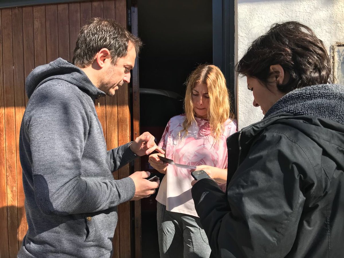 SebaAbella's tweet photo. #Sábado #timbreando para seguir escuchando las inquietudes y necesidades de nuestros vecinos. #cambiandojuntos https://t.co/N52NRG8H8m