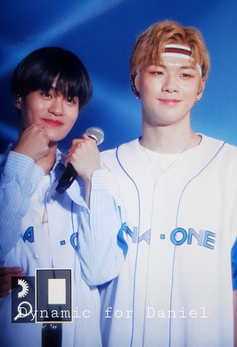 DYNAMIC_1210's tweet photo. 180825 One the world in Taipei #강다니엘 #워너원

허리한줌 대휘허리ㅋㅋㅋ>_<!!! 둘다 넘 귀엽 ㅠㅠ https://t.co/1QFeeHqsuN