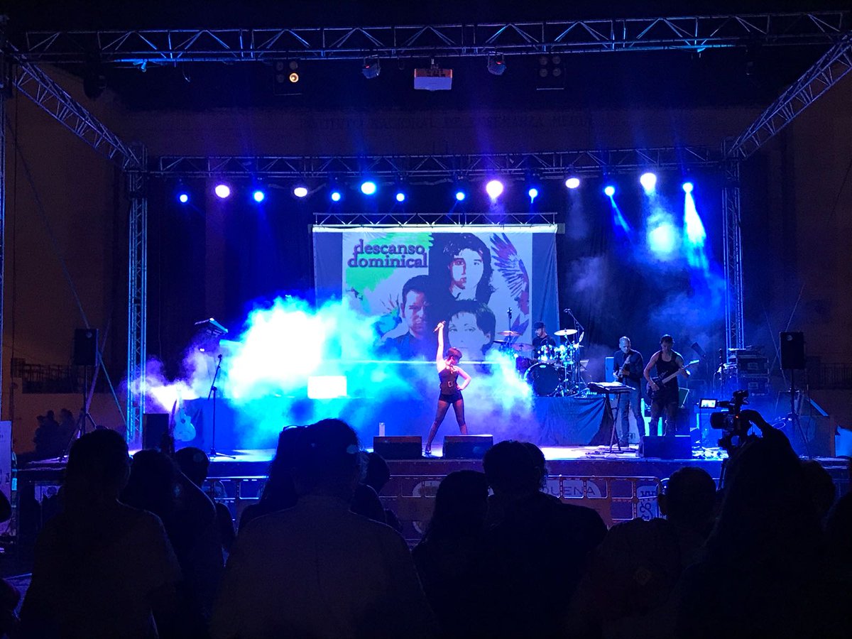 ariadnaredondo1's tweet photo. Muchas #gracias #Requena #descansodominical #ariadnamusic #ariadnaloop #doctormorgan #mecano #tributomecano #lapuertadelsol #unarosaesunarosa #hoynomepuedolevantar #smilers #igers #igerszaragoza #concerts #SoundCloud #music #FelizSabado https://t.co/NJOF4gtamy