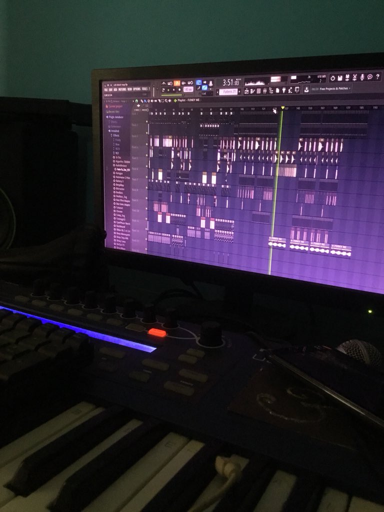 GlitchStudiosIN's tweet photo. Trappin wit @Bondjz #trap #bass #flstudio #v3k
#glitch #newskool https://t.co/hfYjqrBQ1U