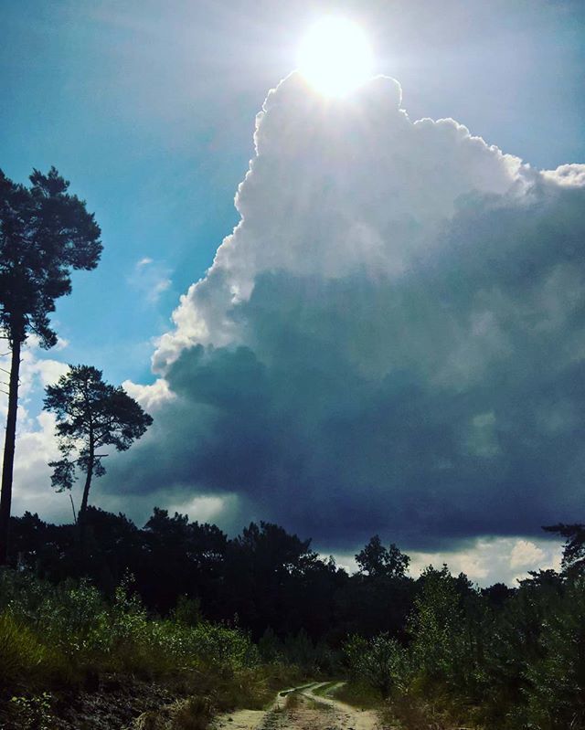 SteveHeading's tweet photo. Every cloud has a silver lining - the rain has stopped and it's time to warm up again.
#act5 #whytebikes #satmap #polarisbikewear https://t.co/LF0IBmD0kr https://t.co/4iGdw2XNgm