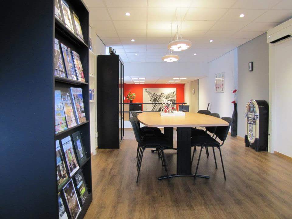 Ook voor de verbouwing en verduurzaming van uw kantoor bent u bij ons in goede handen bouw-huis.nl #verbouwen #duurzaam #led