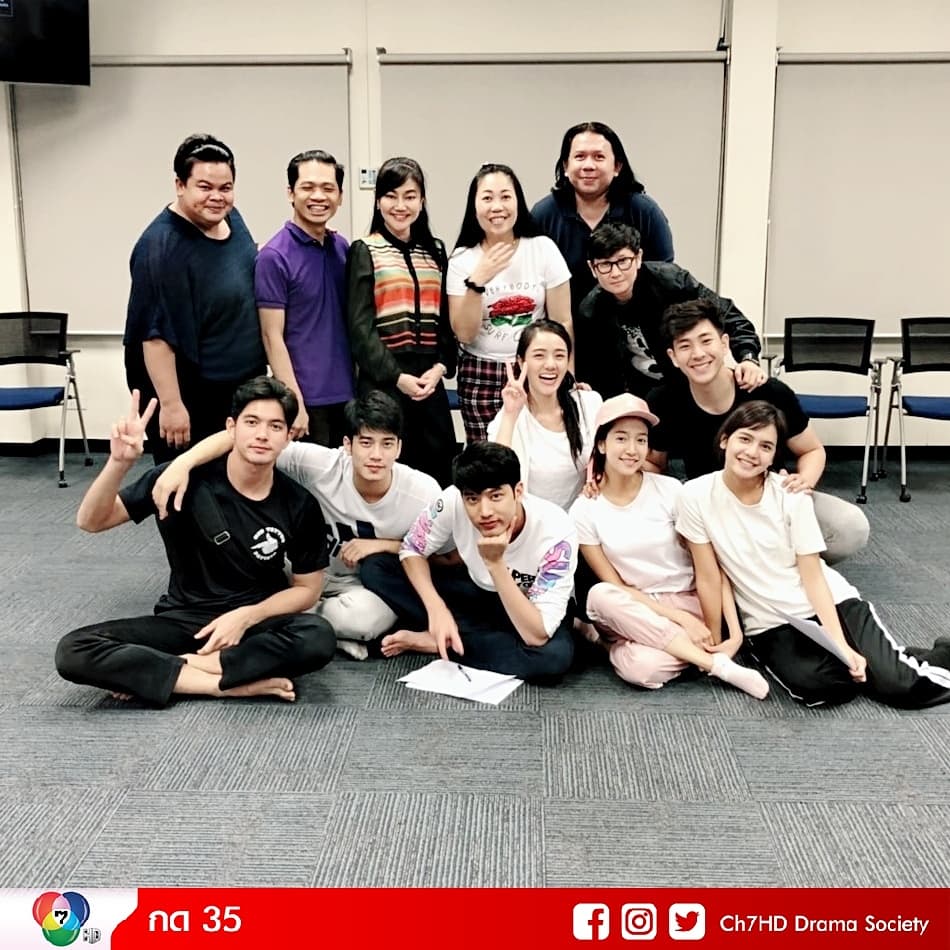Ch7HDDrama's tweet photo. เปิดคลาสแล้วจ้า 🎭 นักแสดง #ช่อง7HD #บิ๊กณทรรศชัย #แชปวรากร #เข้มหัสวีร์ #ยูโรยศวรรธน์ #ชิงชิงคริษฐา #เจด้าศรัณย่า #ปูเป้เกศรินทร์ เรียนการแสดง ACTING INTERMEDIATE (ขาดน้องพีพีไม่ได้มาวันนี้)  เป็นกำลังใจให้พวกเขาด้วยนะคะ 😀
#Ch7HDstars #Ch7HDDramaSociety https://t.co/OjtcoHIxRE
