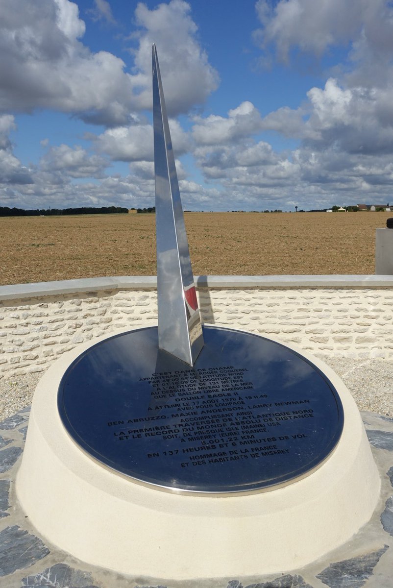 EureenNormandie's tweet photo. 🇺🇸🇫🇷 Le saviez-vous ? #Miserey détient toujours le record de la traversée de l'Atlantique Nord en ballon ! + de 5000 km réalisés par 3 américain il y a 40 ans. 137h depuis le #Maine aux #USA. Commémoration aujourd'hui à la stèle des aérostiers. #montgolfière #eure #France https://t.co/3VTx68oKq3