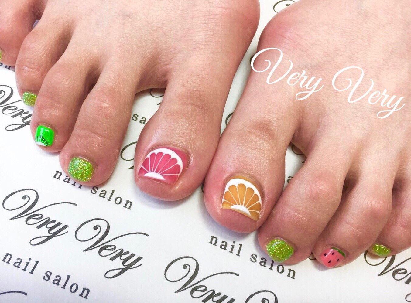 ネイルサロンveryvery フルーツフットネイル フルーツネイル 輪切りフルーツネイル 札幌 ネイル 札幌ネイルサロン ネイルサロンベリーベリー 大通りネイルサロン 札幌市中央区ネイルサロン 定額ネイルサロン 夏フットネイル フットネイル