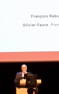 Pau_Langevin's tweet photo. Ce matin clôture des journées de la @maisondeselus. Une fois de plus bonne ambiance pour les retrouvailles des élus à #LaRochelle. @frebsamen critique la politique menée par l’actuel gouvernement qui continue à demander aux collectivités locales des efforts excessifs. #FNSER https://t.co/AhxnmOGpdr
