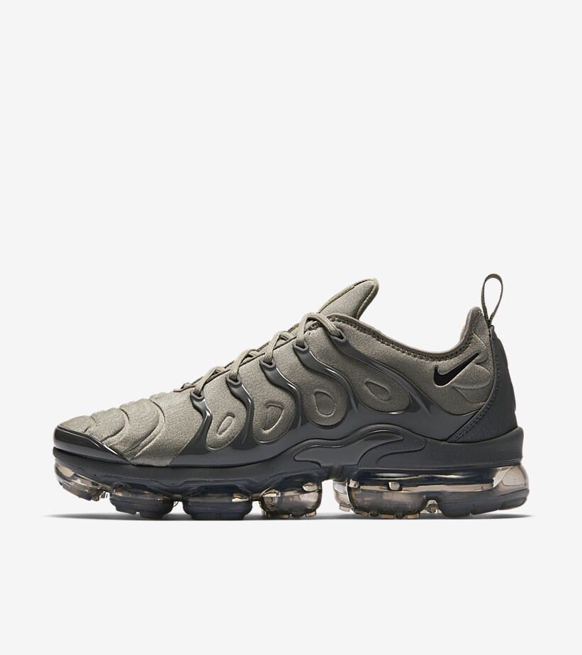 vapormax plus desert
