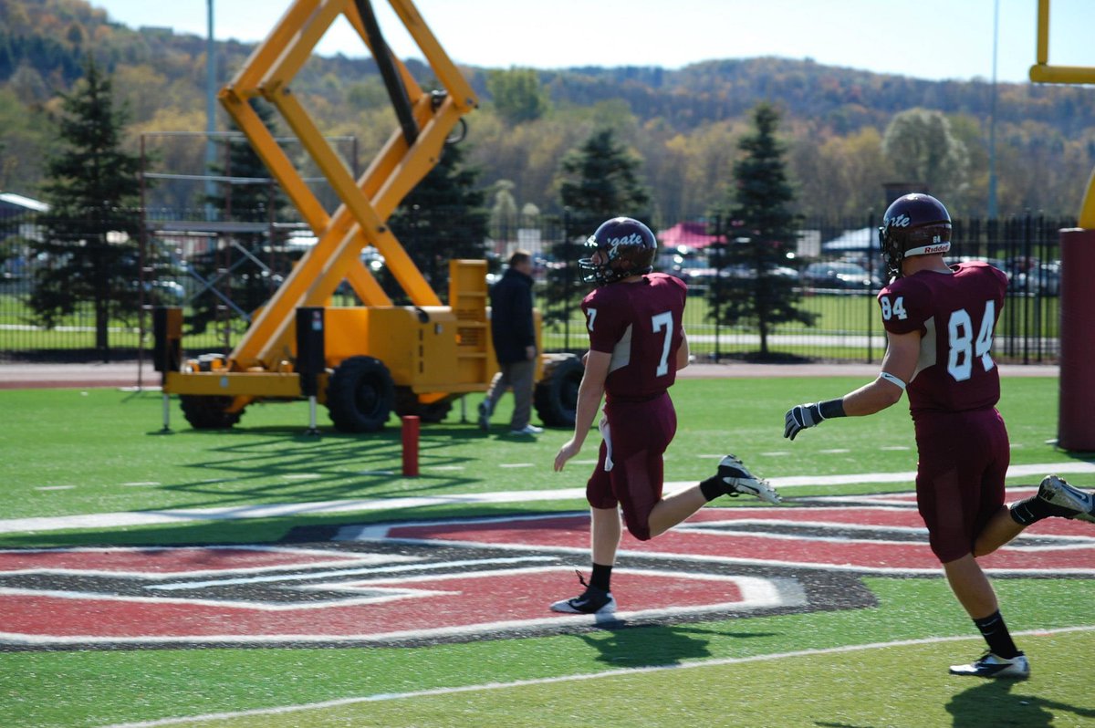 gate6912's tweet image. 7 days until @ColgateFB kicks off their campaign for a 10th Pat. League Title! Do your part and join the Maroon Council! #TeamColgate #ColgateEntry
colgate.edu/giving-form?de…