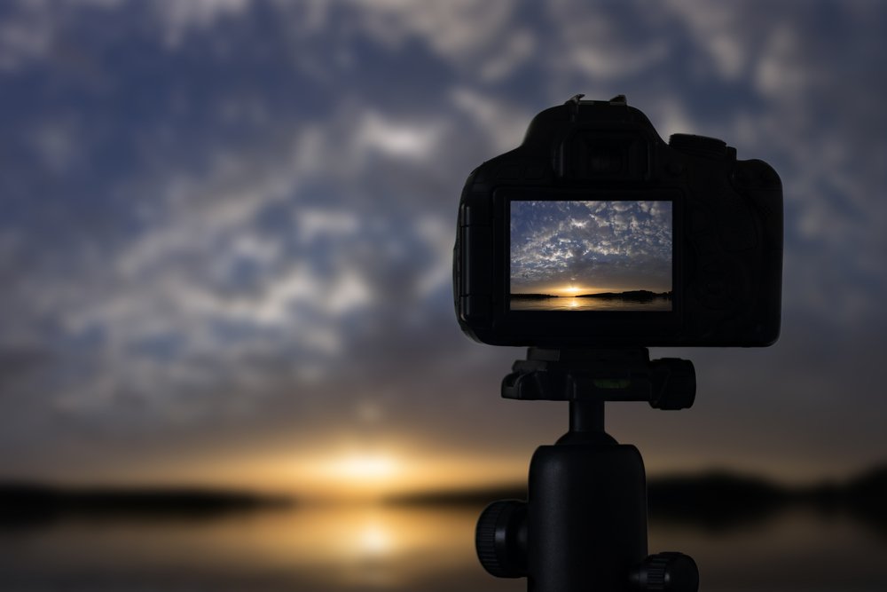 MozaicME's tweet photo. "So what you have to do is balance out the camera by any means necessary." #Photography #PhotographyTips #NightPhotography
https://t.co/IYAylegOEg https://t.co/tc2kiEWhSq