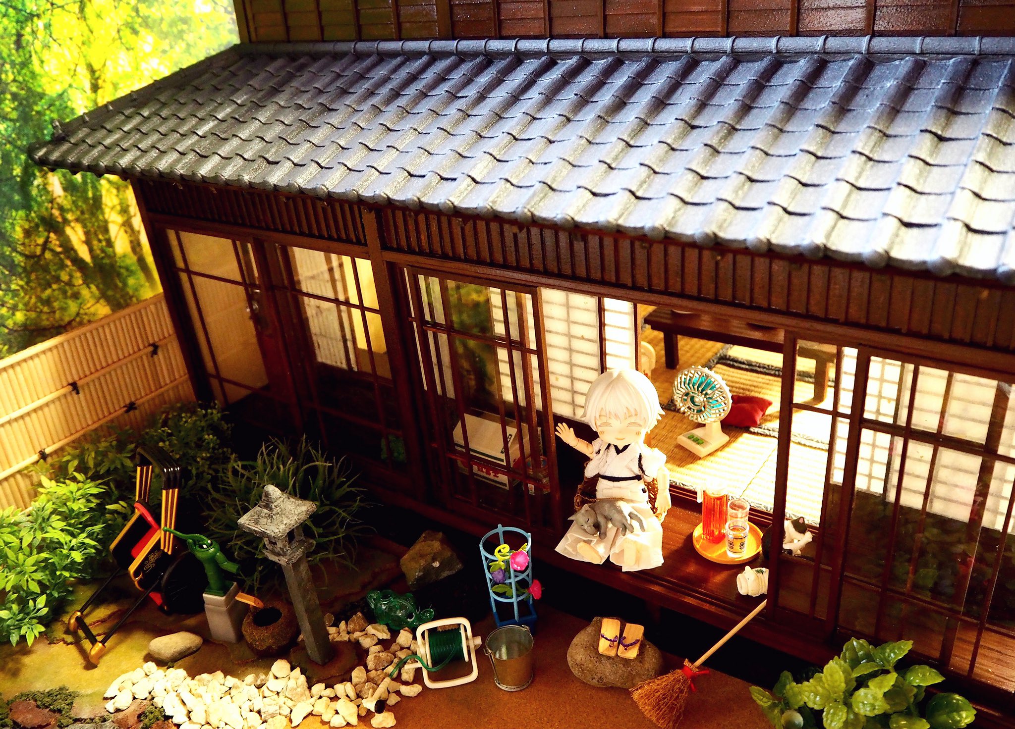 O Xrhsths だまお Sto Twitter 瓦屋根完成しました 瓦屋根は軽さと丈夫さ重視で厚紙で瓦を0枚以上作り 1枚1枚貼って作っていきました ついでに縁側の天井と照明も作ってみました