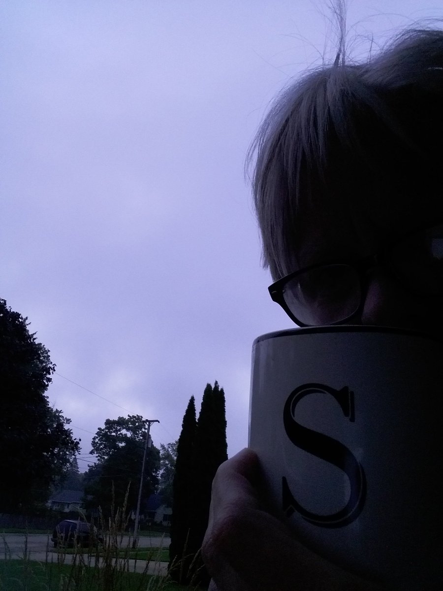 witke_sarah's tweet photo. #Parksidepicturechallenge 6:16am sunrise #thisisridiculousparadis https://t.co/syAxPZoeaT