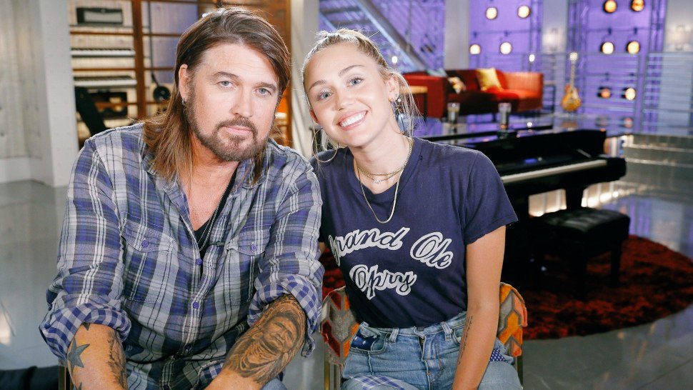 Heute ist der 57. Geburtstag von Mileys Vater Billy Ray Cyrus!

Happy birthday  