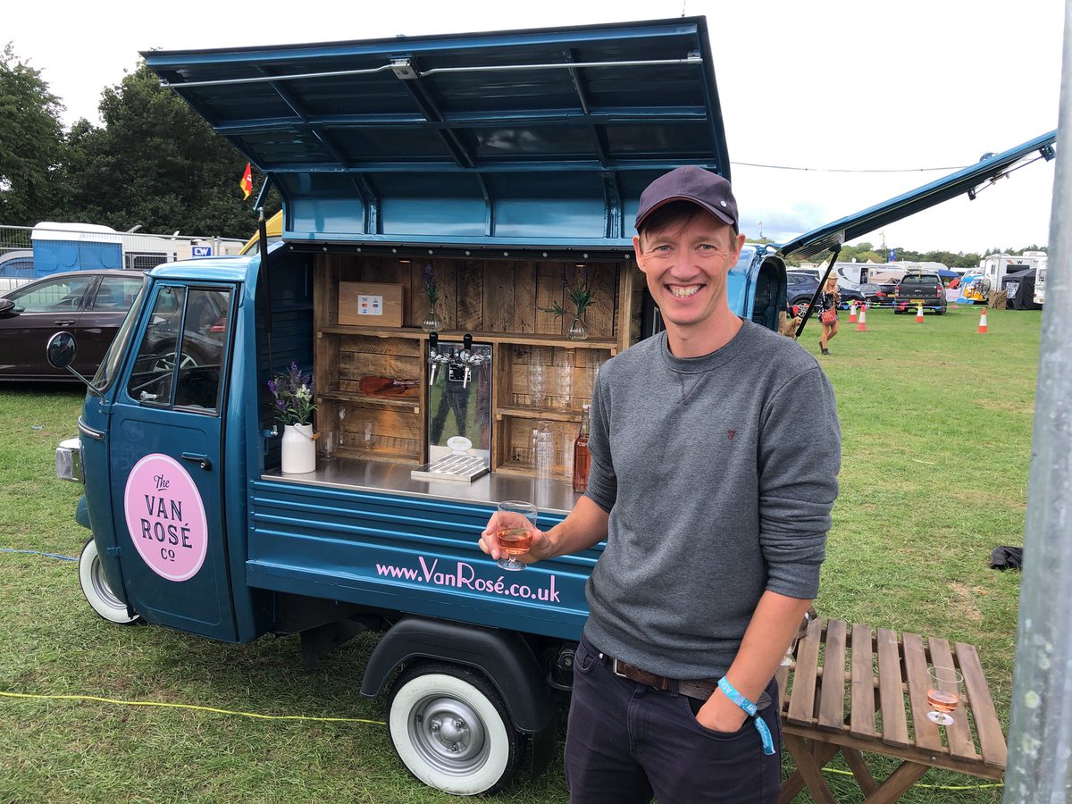 It’s 5pm somewhere in the world. Rosè anyone? <a href="/CamperCalling/">Camper Calling</a> ready to raise a glass? #campercalling #vanrosè