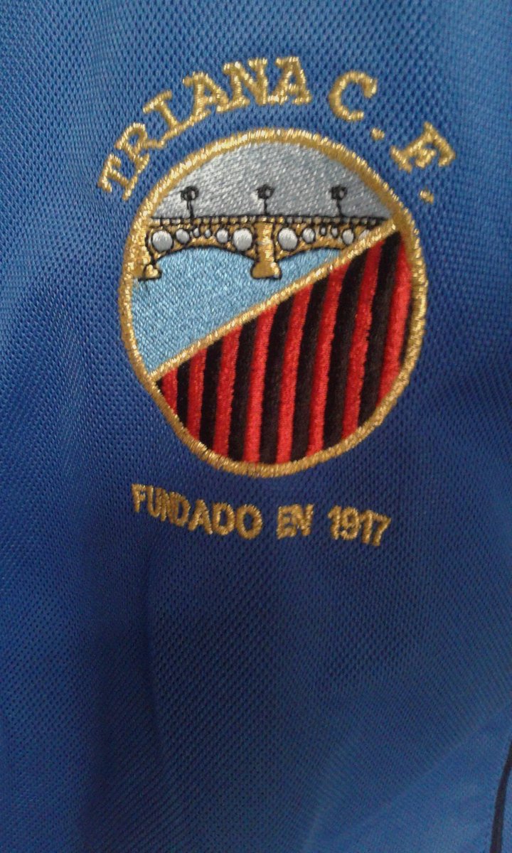 Con mi chandal del <a href="/TrianaClubDeFtb/">Triana C.F.</a> en Tanzania <a href="/JaviVielba/">Triana Tweets ● ➐</a> 
😉 
#Triana @blog_triana ❤