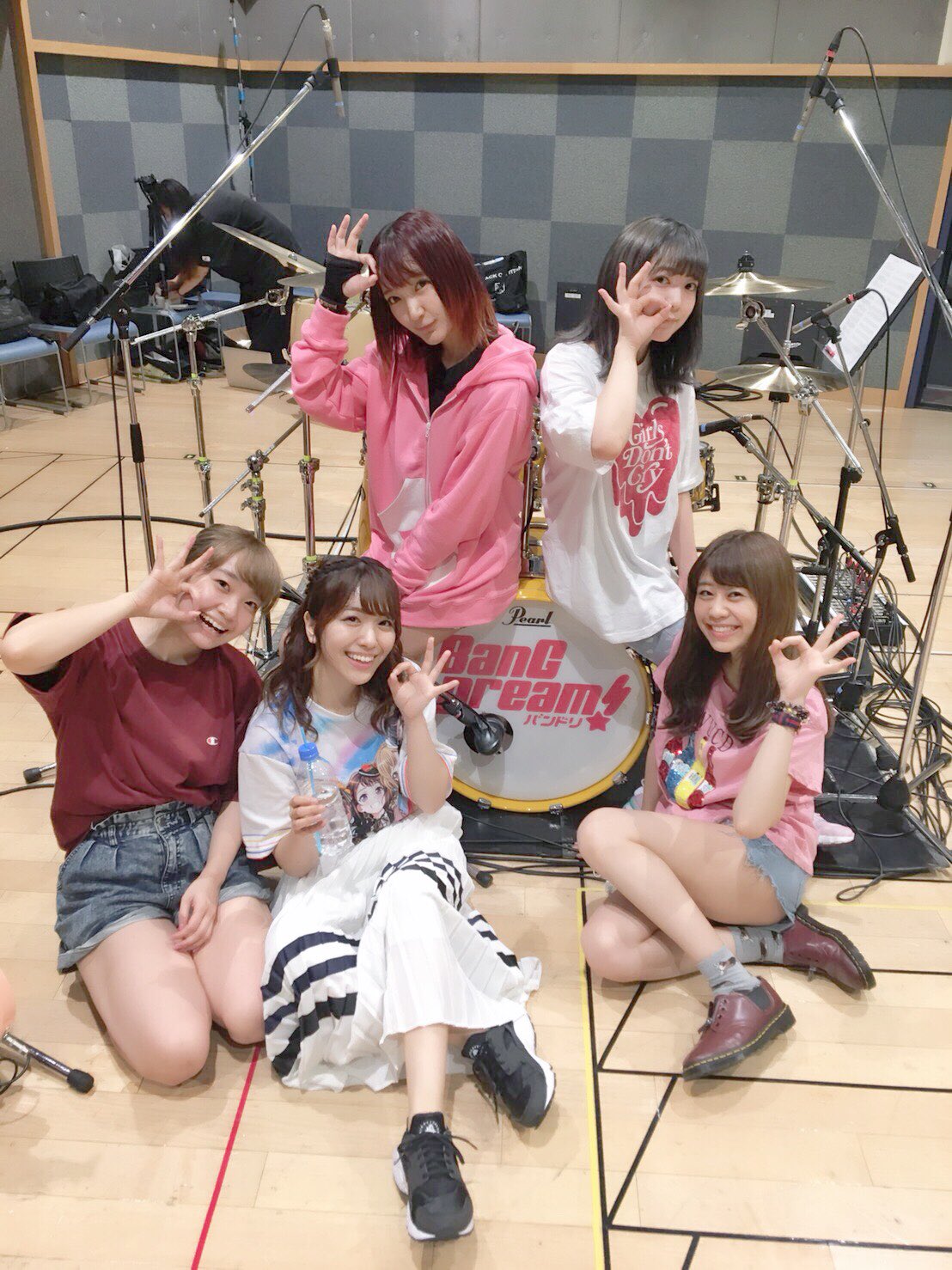 女性声優の太もも Twitterissa 大橋彩香 大塚紗英 女性声優の太もも Twitterissa 大橋彩香 大塚紗英