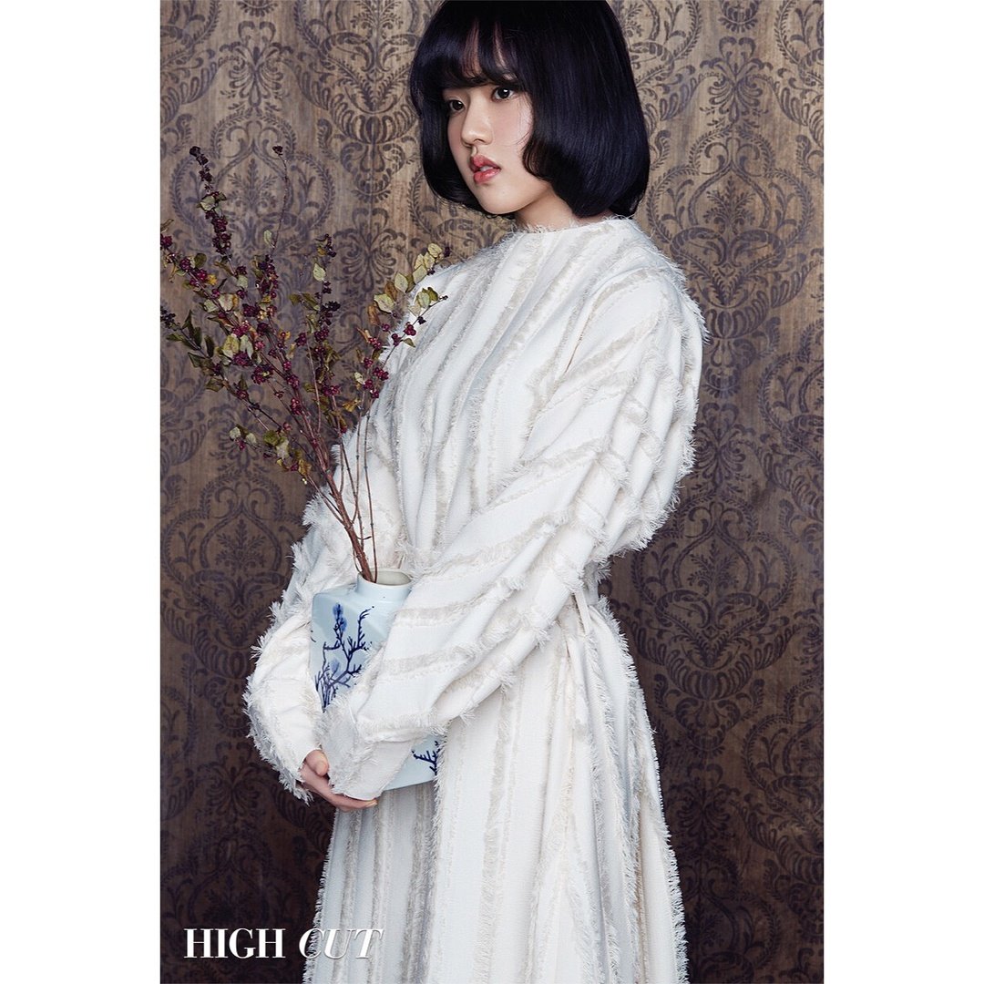 0HJlover0's tweet photo. 아진짜..사고싶다.. 인터뷰도있겠쥐?,, https://t.co/2j64igyKjf