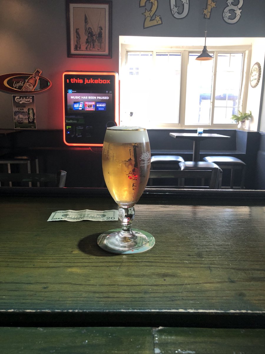 LGoonerHoward's tweet photo. Yours truly is pulling pints #EPL #IndigoMurphys https://t.co/B99wXr9hIO