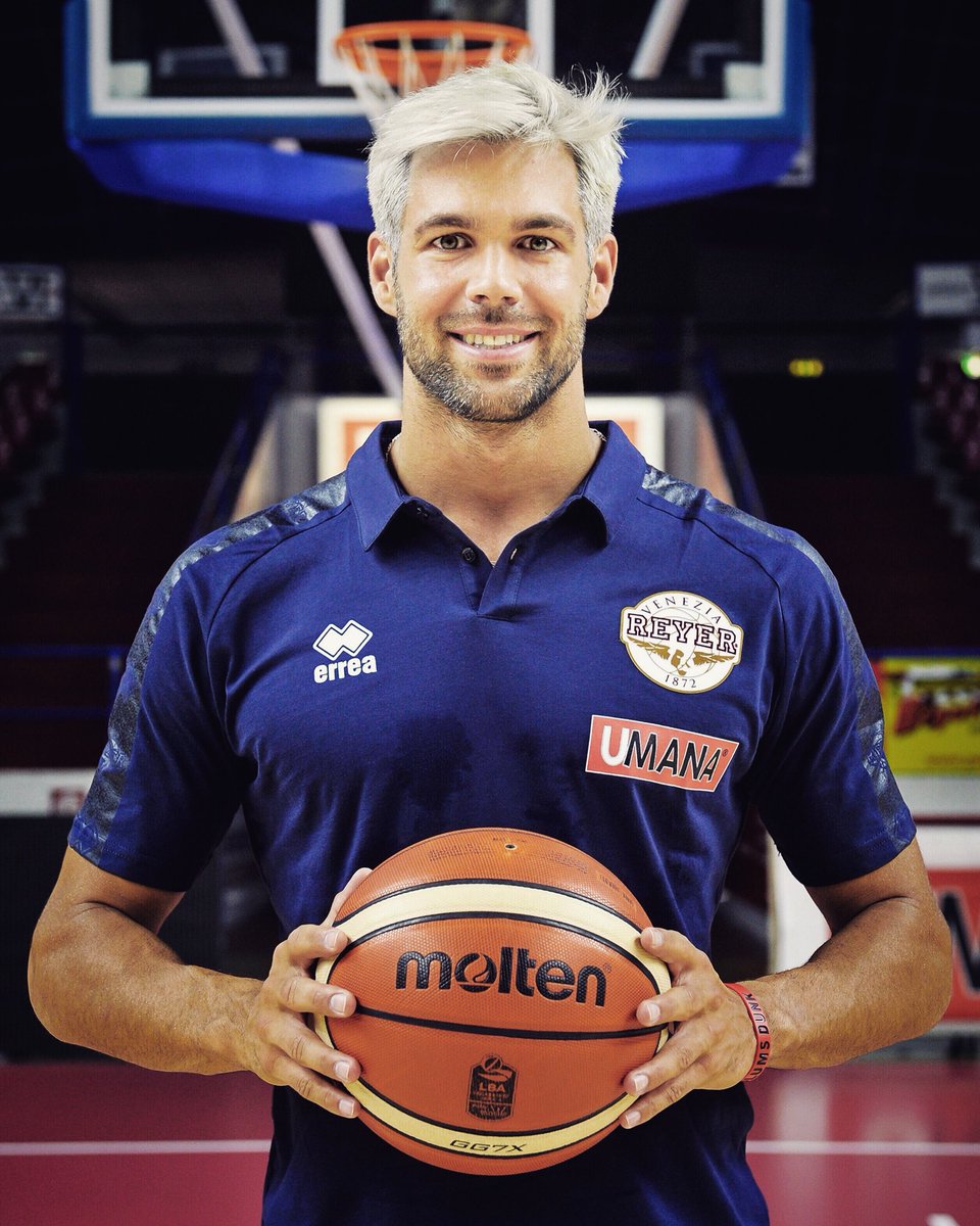 BrunoCerella's tweet photo. D҉ᎯᎽ ᎾᏁℰ... 🏀🔥
.
.
.
#siriparte #teo7 #reyer #30 #supersaiyan #vamos #buonafortunaatutti #gondolero #perfectsymphony https://t.co/5Czw8IkryC