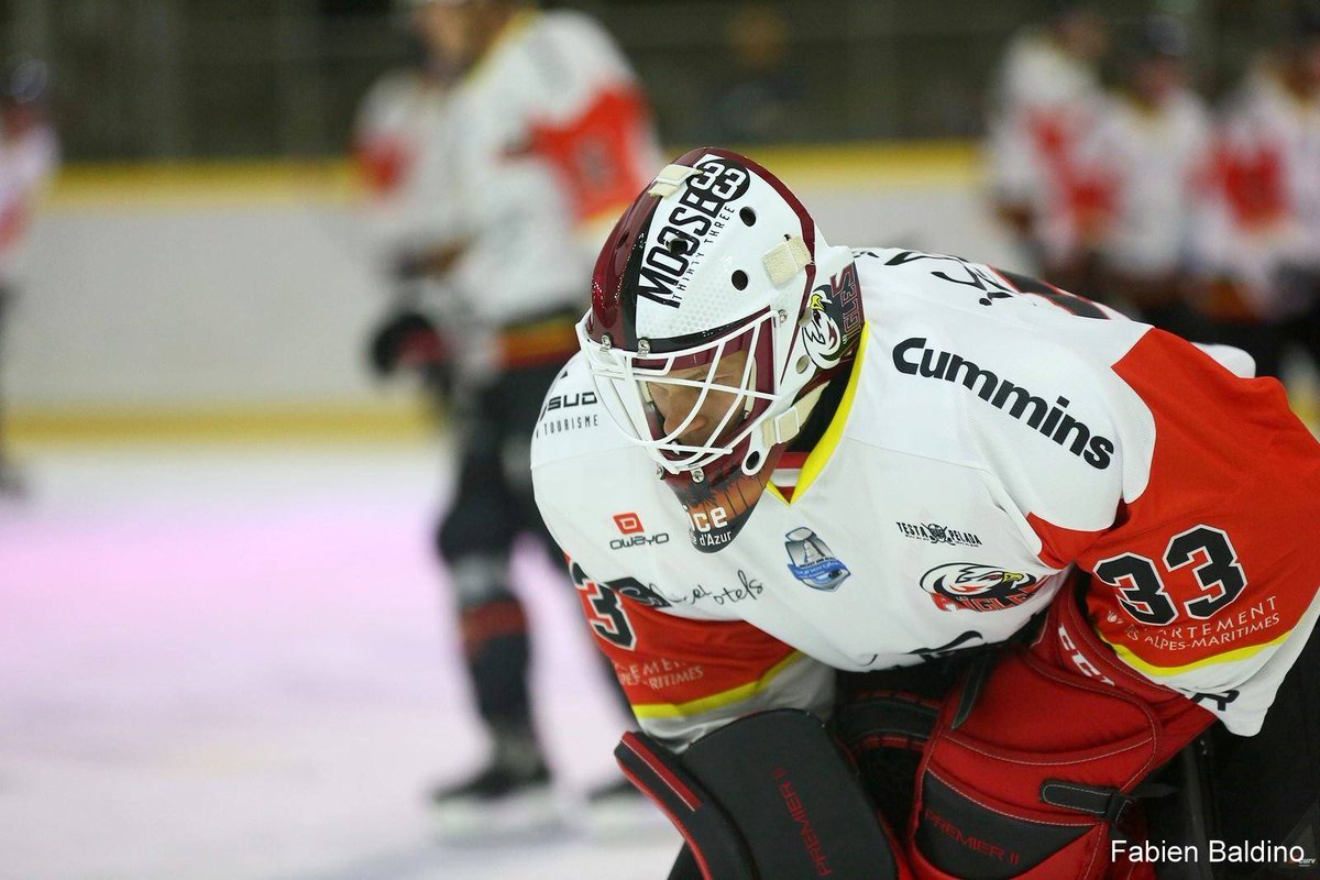 TestaPelada's tweet photo. Merci @LesAiglesdeNice pour ce maillot avec le logo du groupe. C'est une grande fierté. Vivement que la @LigueMagnus reprenne on en peut plus là https://t.co/VgRvDVznlg