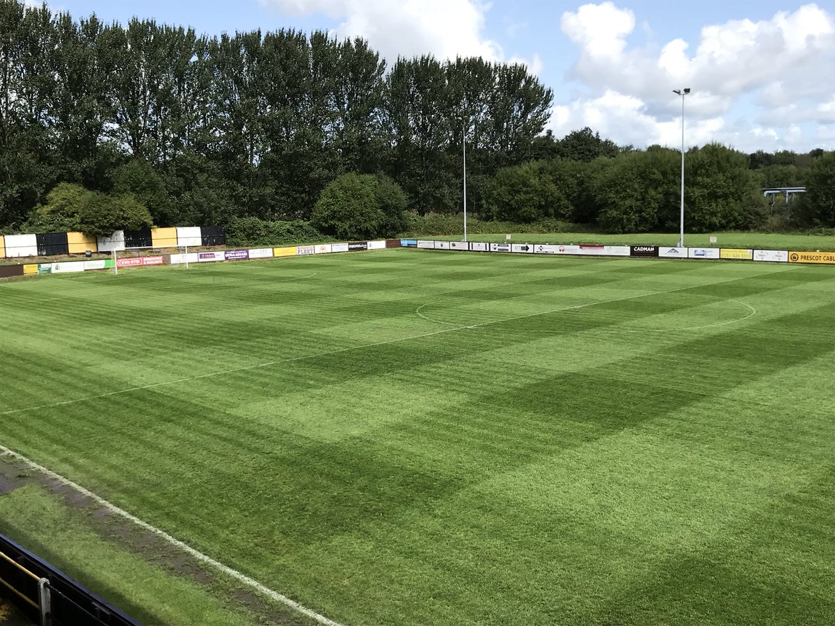 Matt_Roberts18's tweet photo. Pitch is looking class ready for @PrescotCablesFC @EmiratesFACup tie vs @IrlamFC ▪️🔸🐂 https://t.co/KdX1eTWfHH