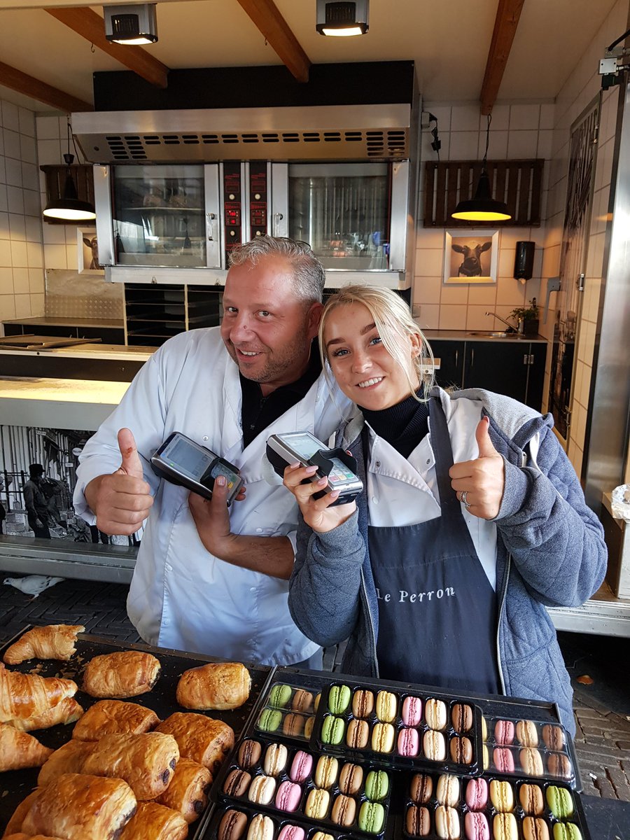 arjan_bol's tweet photo. @CCVNederland dank voor het oplossen van de problemen voor het pinnen bij #leperron waar ik elke zaterdag het lekkerste brood van #noordermarkt koop! https://t.co/Uk7GpmfVRo