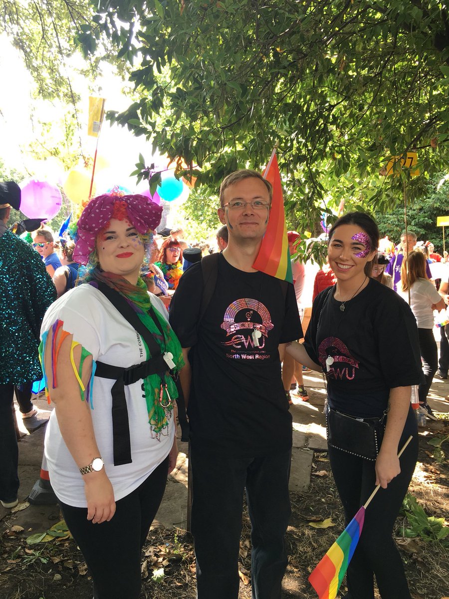 CWUnews's tweet image. Great to see such a strong and vibrant presence from #TheCWU at #ManchesterPride2018 and #CornwallPride today 🏳️‍🌈