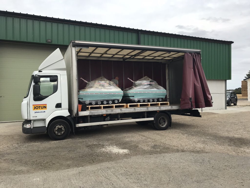 Funtrak1's tweet photo. @Funtrak1 mini tanks destined for the Czech Republic 🇨🇿 #lovingthepaintwork @Challengeragri https://t.co/HgrtTVI1Dv