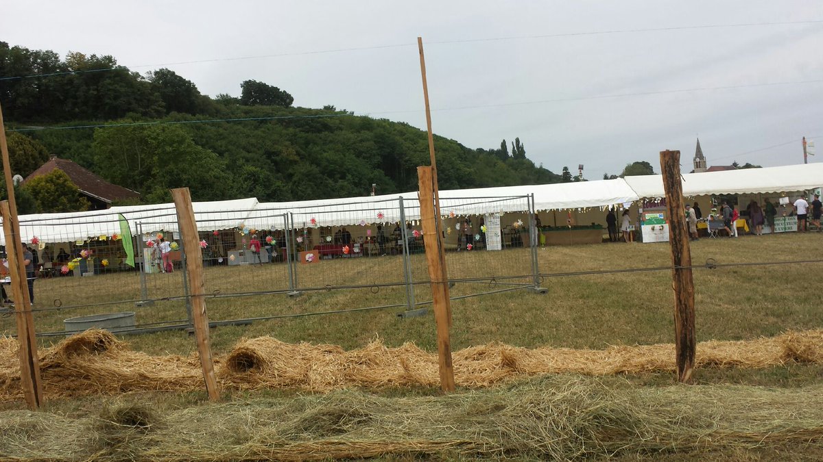 Barbottemc's tweet photo. Le Comice Agricole de St Sorlin de Morestel.
Une fête incontournable du territoire. Le Crédit Agricole Centre Est partenaire de cet évènement. https://t.co/CkoMcr0kv9