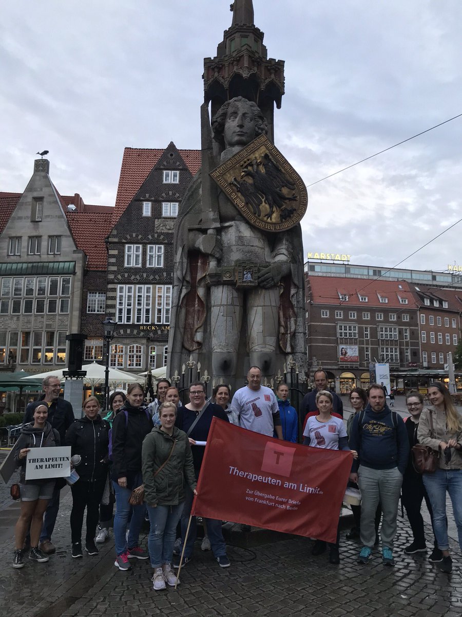 UtaUhlhorn's tweet photo. Gestern Abend in Bremen:
#therapeutenamlimit https://t.co/3IOU5R0n4o