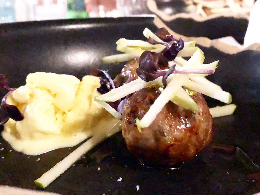 Gastrotxusan's tweet photo. Gran descubrimiento Restaurant Origens en #Denia , cocina de proximidad con un menu degustacion imbatible de 28€. Muy recomendable ( Ir al patio interior) https://t.co/0mMBzK75HG