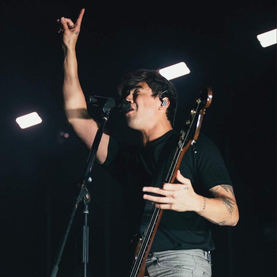 5SOSUpdatingTR's tweet photo. Yeni fotoğraflar!
Calum!
#MYTPerth https://t.co/bRYTJ9HW0z