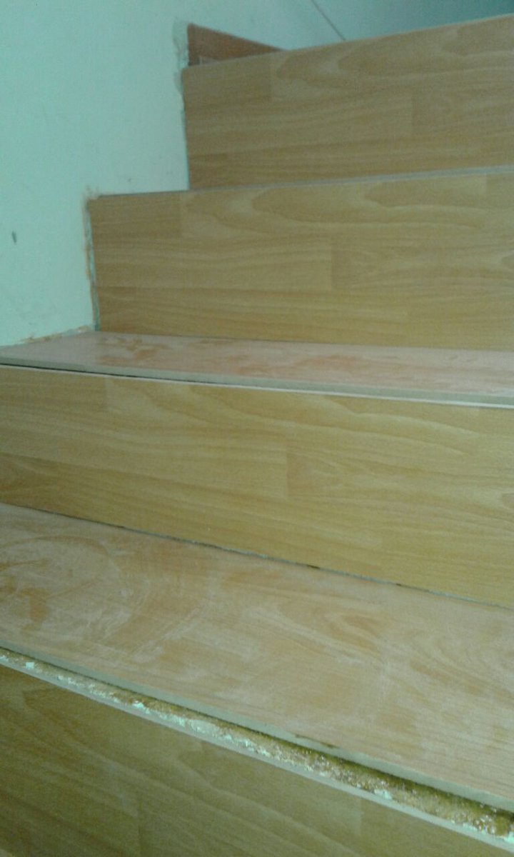 Proyectostfc's tweet photo. OFERTA!
Piso flotante instalado en escala $250.000-
Instalación incluye:
Piso flotante a elección 8mm
Nariz de gradas 
Junquillos 
Adhesivo 
Decoración 
Presupuesto sin costo a contacto@pinturasyflotantestcf.cl
Whatsapp:+56965923182
Instagram: @construcciones.tcf https://t.co/wM955nM6KO