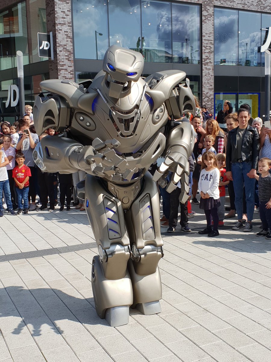 radcliffe78's tweet image. As if titan the robot squirted us #titantherobot @TowerFMOfficial @raccontolounge