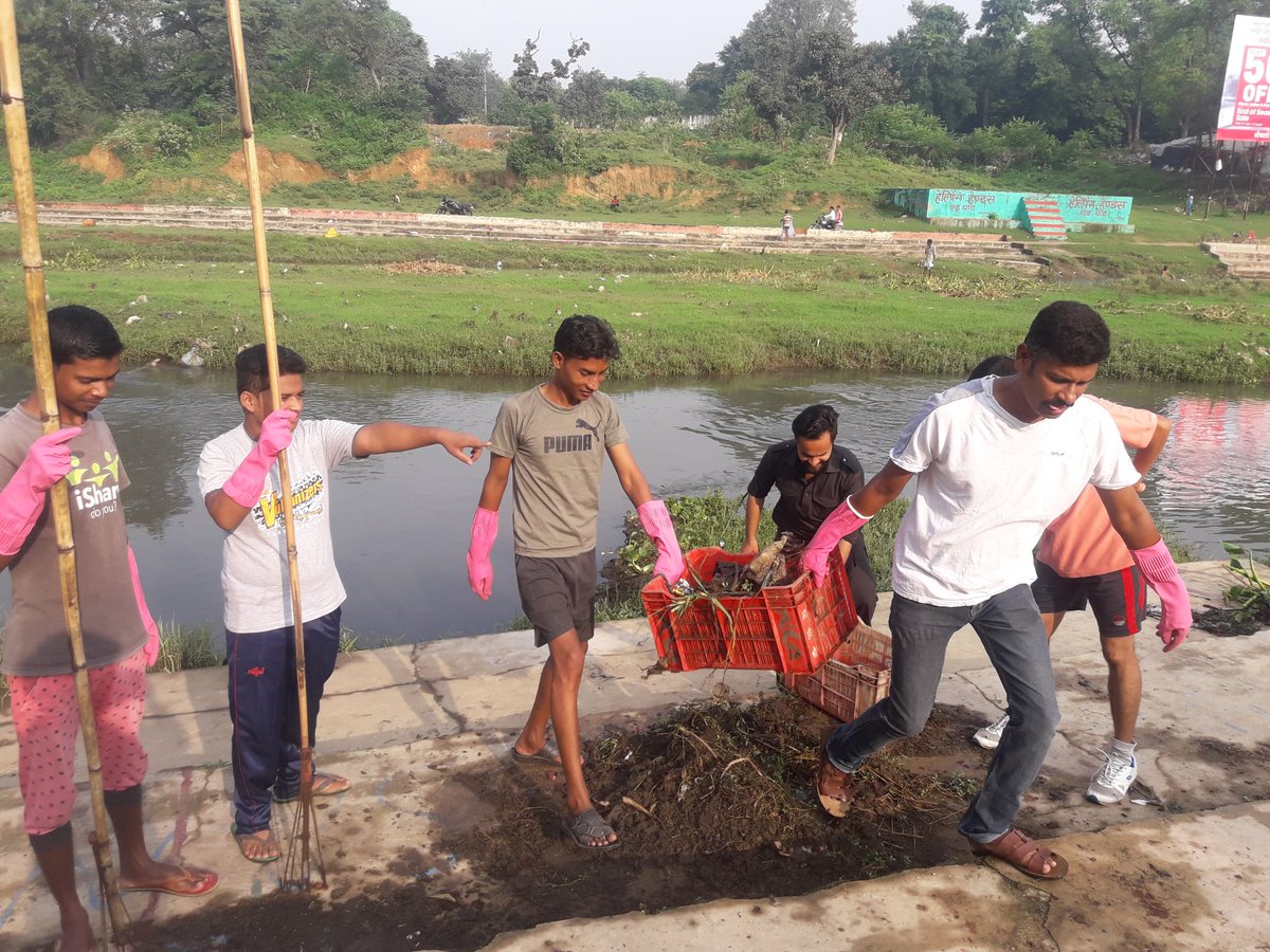 Week 23rd
Saturday 25/08/18
#SwachhGargaAbhiyaan
 River Garga cleaning.
 A step  #plasticfree #River.
Aim to save 
#Waterpollution
#Groundwater 
#Marinelife
#Savesea
#saveriver