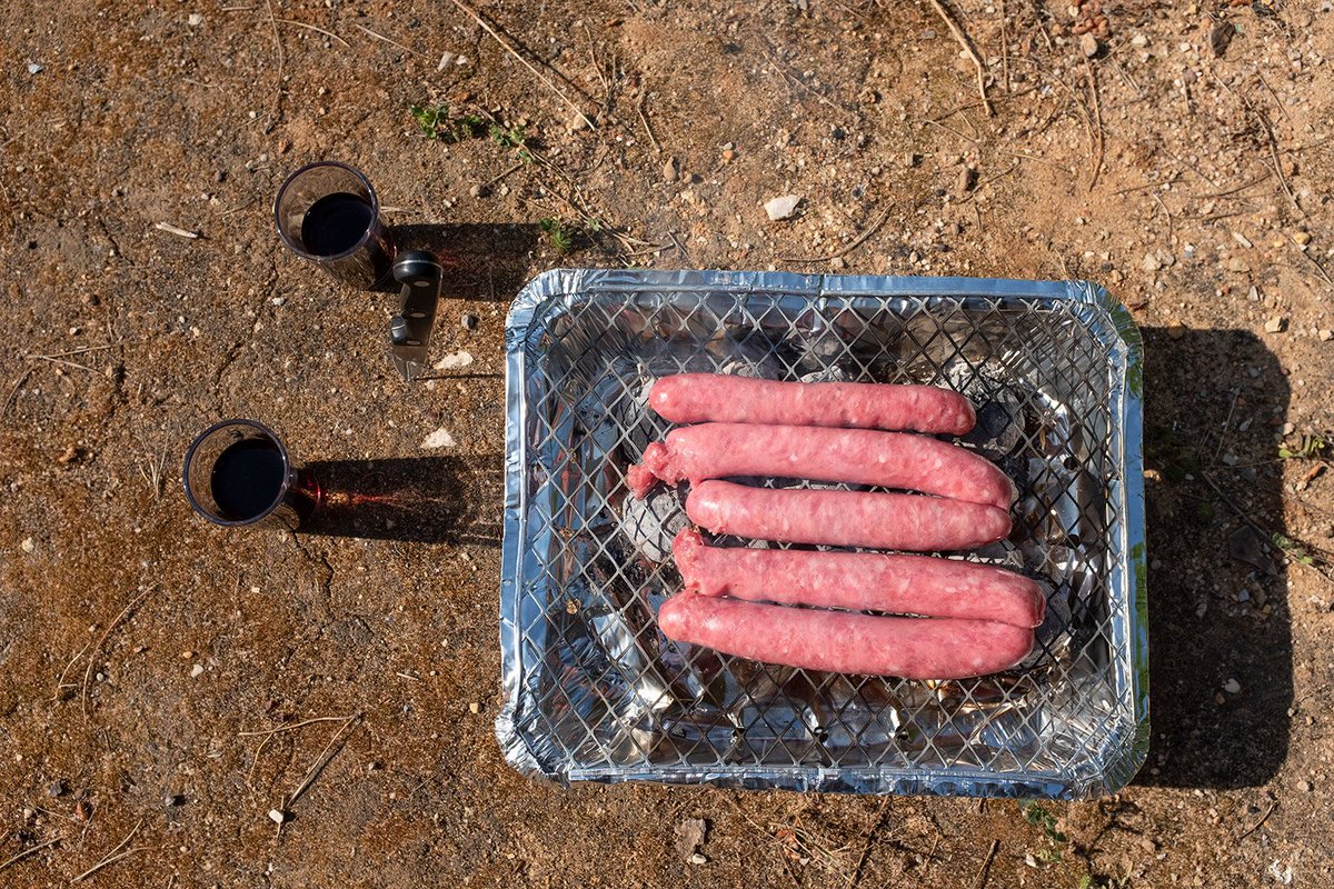 Shortcut | 9000 km Atlantik Tour 2018_013 ´ keep it simple ´ #travel #photography #travelphoto #Portugal  (only 1  throw away grill in the luggage - that does not really make sense - but once with the right dose of red wine it was a very amusing thing)