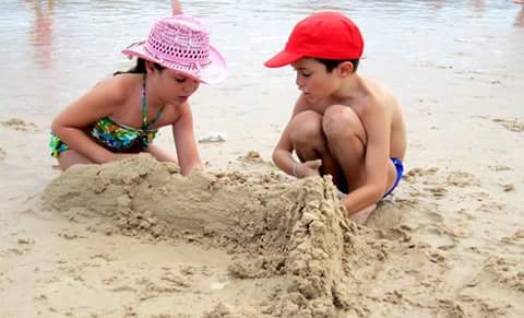 சுதீப்-த ரா™🔥 على تويتر: "மணல் வீடு கட்டும் குழந்தை அலை வந்து அழிக்கும் ,  அதைக் கண்டு சிரிக்கும் குழந்தை ! குழந்தையை போல மனதை வைத்துக்கொண்டால் ...