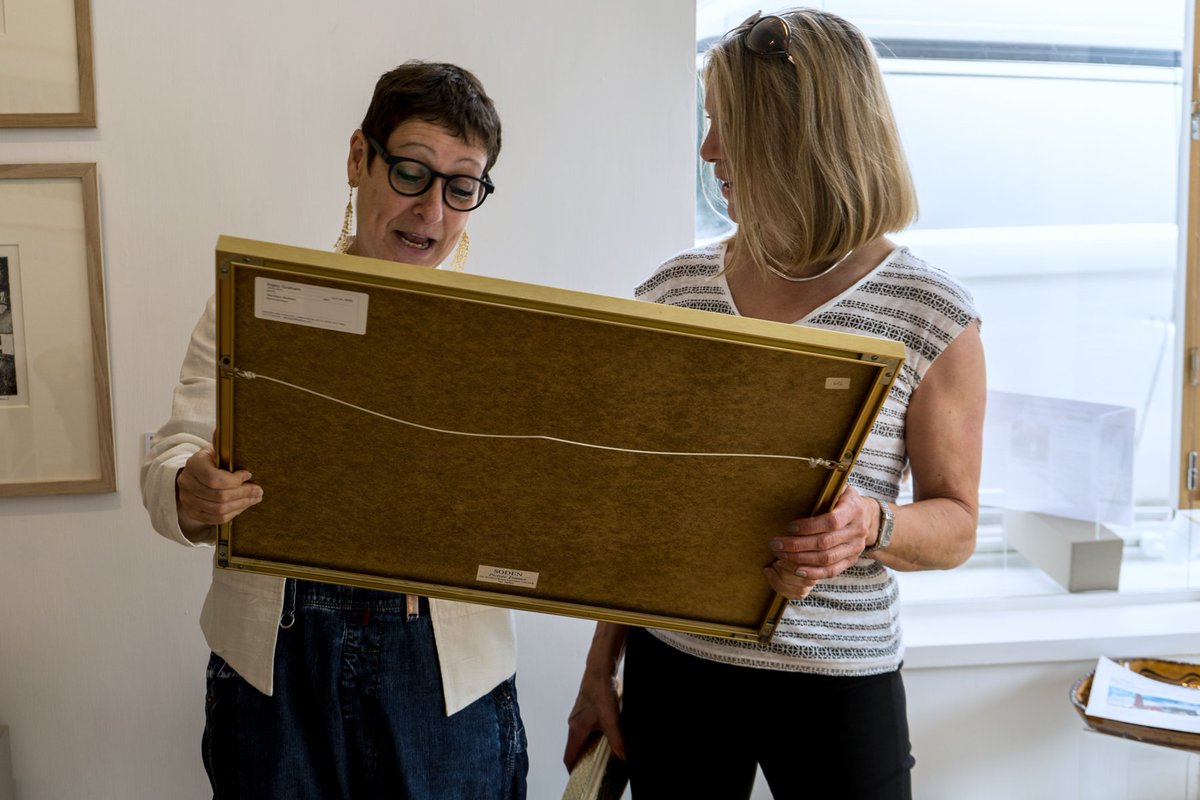 Hello! We've been silent for a while, but we have some very exciting news! Andrea is now available for home consultations, bringing the art to you so it can be viewed in situe! More info here: sylvesterfineart.co.uk/bespoke-servic…