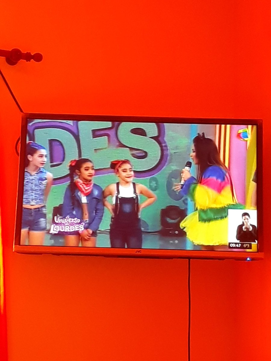 Aca estamos presentes en el <a href="/UniversoLourdes/">Universo de Lourdes</a> como todos los Sabados !! Siempre es tan lindo verte <a href="/lourdesanchezok/">Lau</a> !!! Toda la semana esperando este momento. Mi hora feliz 😍😍😍❤❤❤🤗🤗🤗