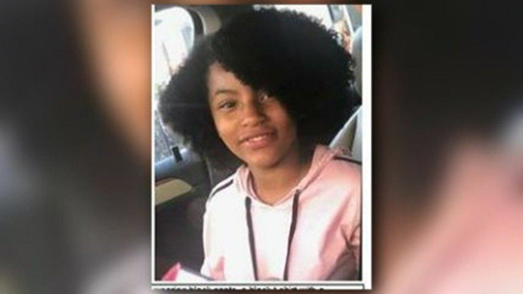 KHOU's tweet photo. HCSO: Deputies search for 12-year-old runway https://t.co/DuVLrGYbRe https://t.co/o1irEwRobw