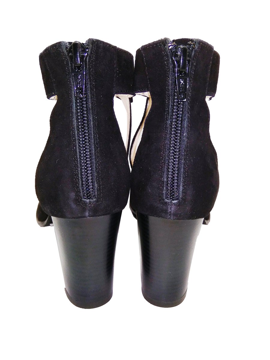 velvetoes's tweet photo. By This Beautiful Product @ velvetoes,in https://t.co/304yzN4ugp