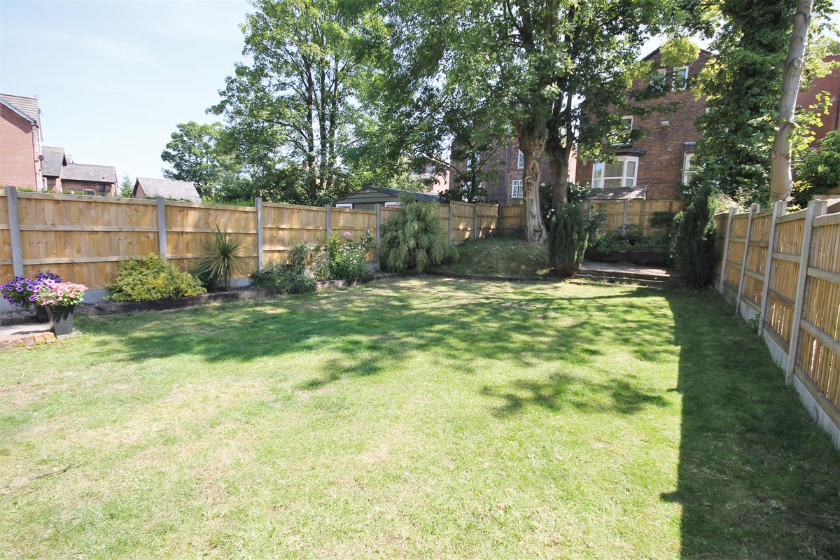 Living Quarter tweet media