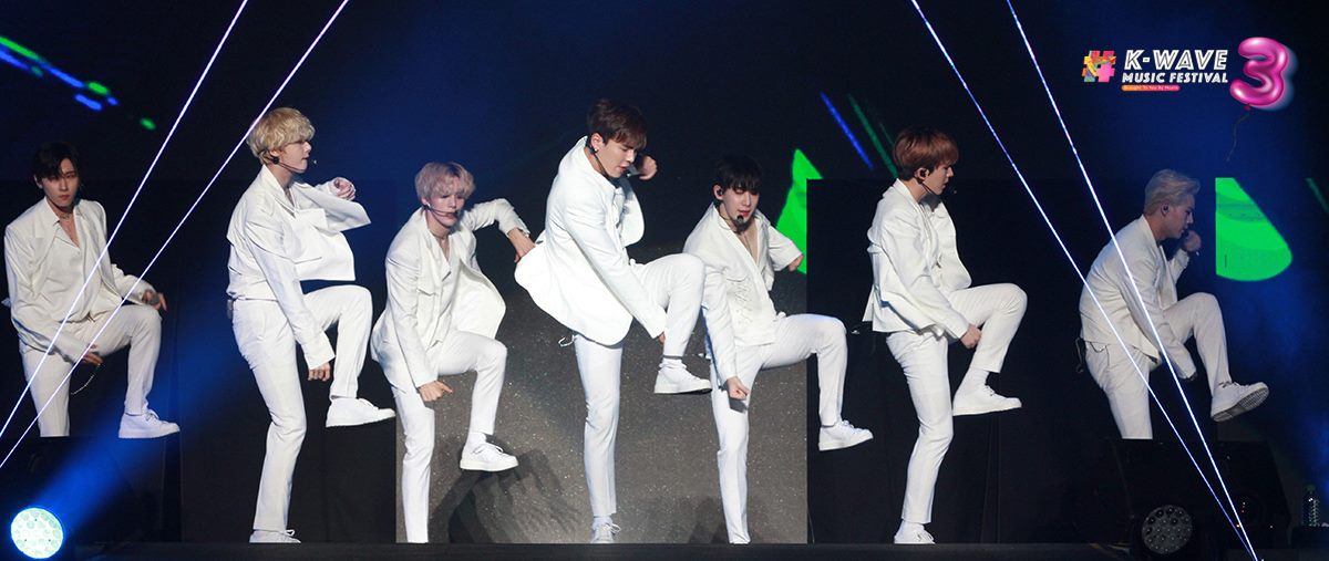 msiakpopfans's tweet photo. [HQ] 180818 K-WAVE 3 Music Festival Brought to you by Mcalls 

We know Malaysian MONBEBEs are missing @OfficialMonstaX badly as much as we do 💖

#Kwave3MusicFestival #KWAVE3 #macpiePro #Mcalls #MONSTA_X #MONSTAX #몬스타엑스 https://t.co/1ESnFS16fe