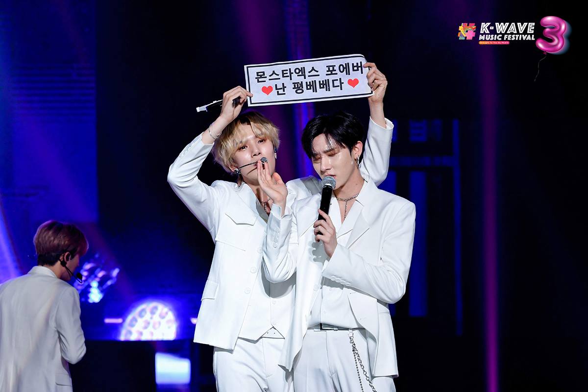 msiakpopfans's tweet photo. [HQ] 180818 K-WAVE 3 Music Festival Brought to you by Mcalls 

We know Malaysian MONBEBEs are missing @OfficialMonstaX badly as much as we do 💖

#Kwave3MusicFestival #KWAVE3 #macpiePro #Mcalls #MONSTA_X #MONSTAX #몬스타엑스 https://t.co/1ESnFS16fe