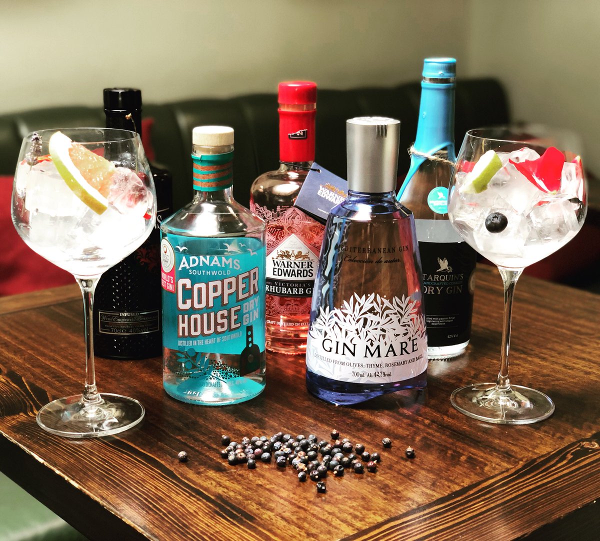 16ChurchStreet's tweet photo. The Jazz may be over, but the Gin lives on... 🎉 We have a massive selection for you on our New Drinks List so come and find your favourite! 🙌🏻 Make sure you ask our bartenders which of our fantastic @doubledutchdrinks tonic waters they recommend 🍸😁🍸 #gin #ginoclock https://t.co/SGchdJfTid