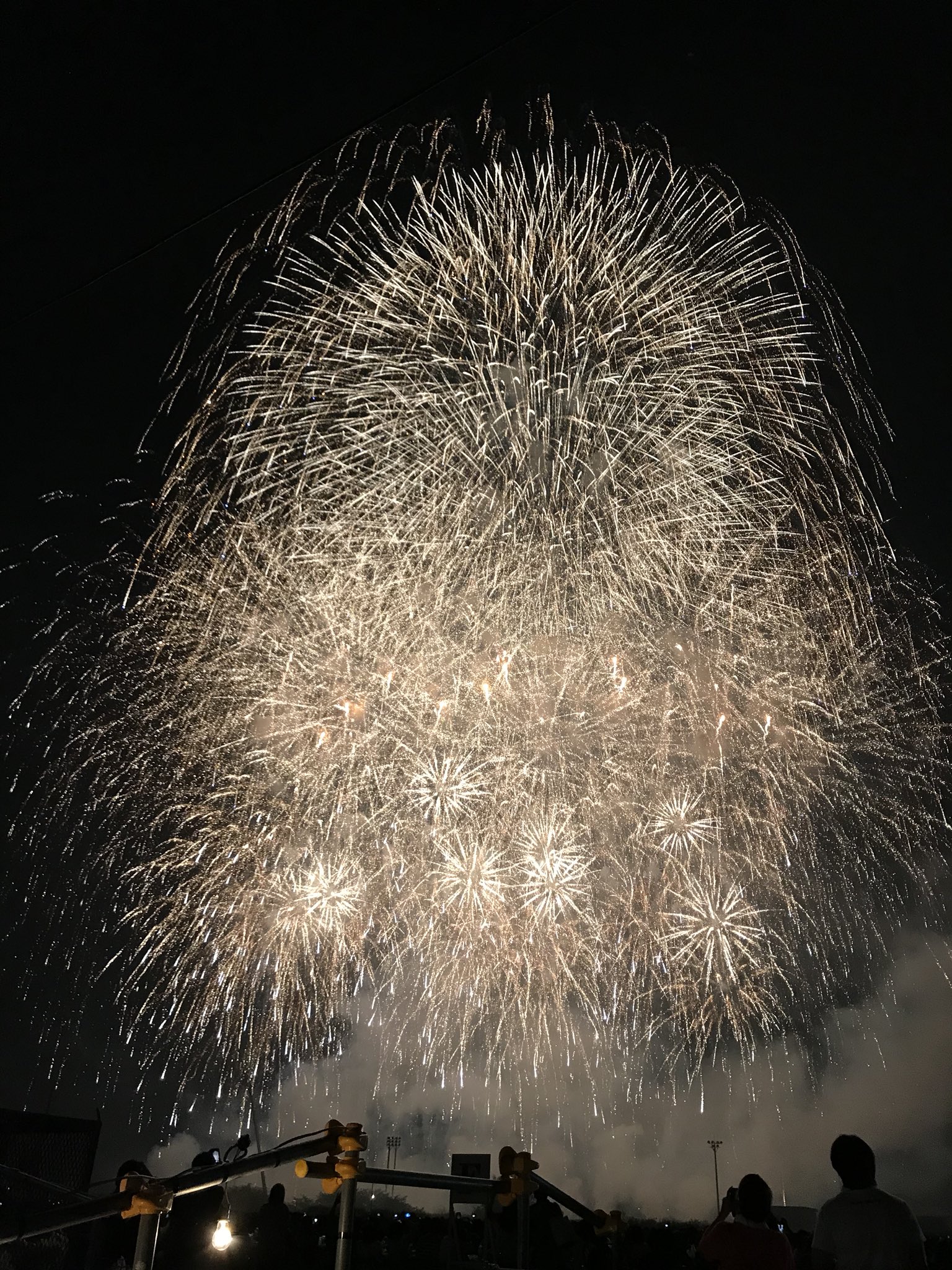 須賀川市釈迦堂川花火大会 第40回須賀川市釈迦堂川花火大会 打ち上げ終了いたしました 暑いなか多くのお客様にお越しいただきましたm Mありがとうございました T Co Sotfgcqlo4 Twitter