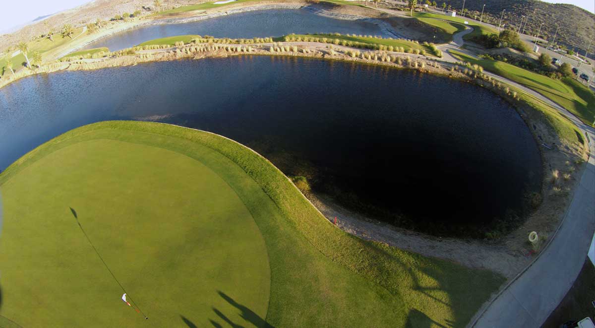 En plena costa de Almería está <a href="/AguilonGolf/">Aguilon golf</a>  donde combinar desierto+golf+playa es posible…. #golfinandalucia #viveandalucia #intensamente #Almaría #golf <a href="/viveandalucia/">Vive Andalucía</a>  <a href="/DeporteAND/">Andalucía es Deporte</a>  <a href="/Tengolf/">Ten-Golf</a>  <a href="/GolfCircus/">Golf Circus Magazine</a>  <a href="/Costa_Almeria/">Costa de Almería</a>  <a href="/opengolf_news/">opengolf_news</a>