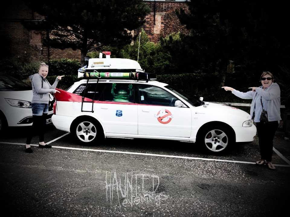 Awwww look how happy some of the team are at spotting this out on their strolls! 😂 #ecto1 #Ghostbusters