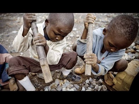 Cobalt. 

Benda ajaib yg jd jantung bahan baterei hape kamu. 

Negara mana produsen 75% cobalt dunia? Kongo, Afrika. 

Dan anak2 penambang miskin ini gali cobalt. Demi kenikmatanmu memakai hape. 

Paradoks amat kelam dlm karnaval smartphone global.