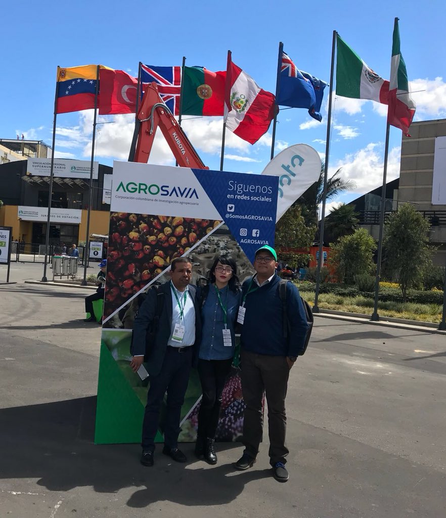 ColombiaDextra's tweet photo. El equipo directivo de Dextra International en Colombia asistió a la convención de #Agrofuturo que se celebró en Bogotá, para reunirse con clientes y amigos de la industria.
#dextrainternational #agrocolombia #agro #cropprotection #colombia https://t.co/9SACQY5gOf