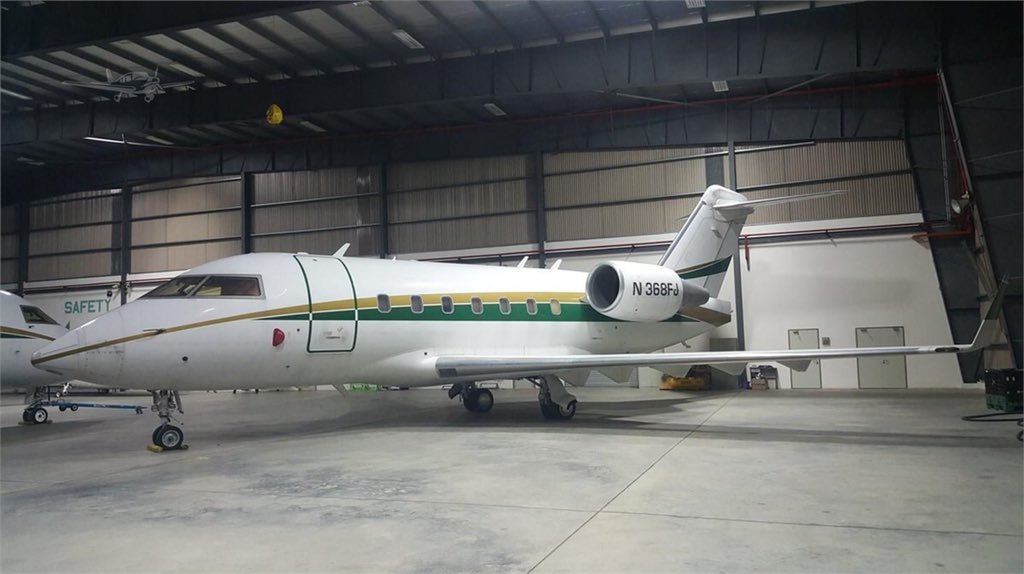TimesSquare8760's tweet photo. Private plane in #CrazyRichAsians scene https://t.co/M3STsltNKd